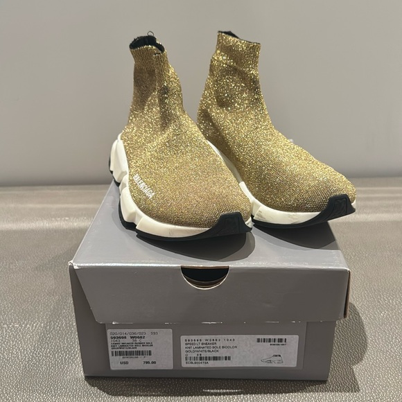 Las Vegas limited edition gold Balenciaga sock sneakers - Picture 2 of 5
